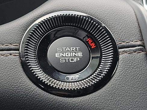 Used 2023 Jeep Compass Limited image 17