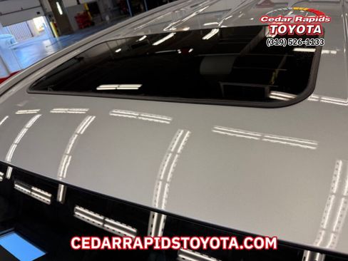 Used 2023 Toyota Highlander Limited image 7