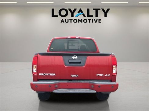 Used 2018 Nissan Frontier PRO-4X image 4