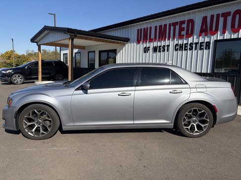 Used 2018 Chrysler 300 S image 17