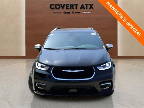 New 2026 Chrysler Pacifica Pinnacle image 8