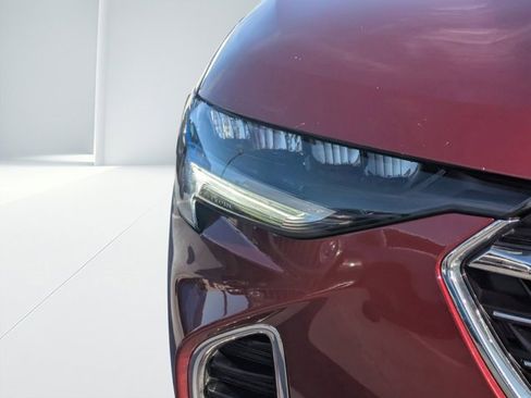 Used 2023 Buick Envision Essence image 7