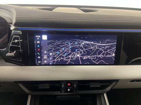 Certified 2024 Porsche Macan 4 Electric image 34