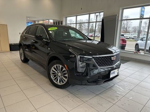 Used 2024 Cadillac XT4 Premium Luxury image 1
