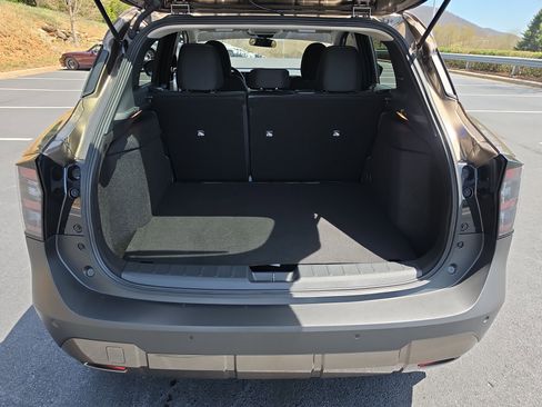 Used 2025 Nissan Kicks SV image 21