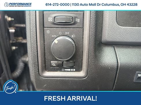 Used 2013 RAM 2500 Tradesman w/ Chrome Appearance Group image 16