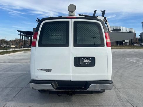 Used 2014 Chevrolet Express 2500 image 13