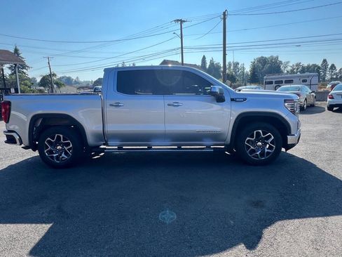 Used 2022 GMC Sierra 1500 SLT w/ SLT Premium Plus Package AWD/4WD image 17