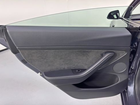 Used 2022 Tesla Model 3 Long Range image 40