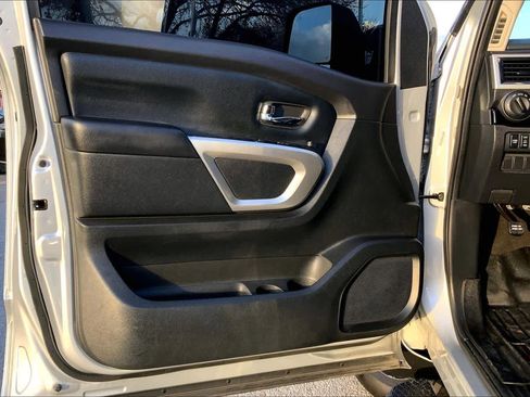 Used 2020 Nissan Titan SV w/ SV Convenience Package image 20