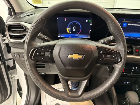 Certified 2024 Chevrolet TrailBlazer LT w/ Driver Confidence Package FWD image 15