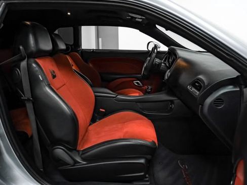 Used 2017 Dodge Challenger R/T RWD image 29