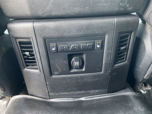 Used 2018 RAM 3500 Laramie image 29