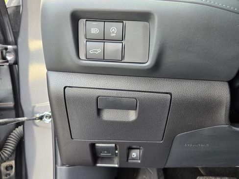 Used 2025 Toyota Highlander XSE AWD/4WD image 15
