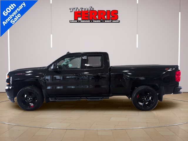 Used 2018 Chevrolet Silverado 1500 LT w/ Redline Edition AWD/4WD image 2