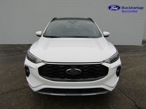 Used 2023 Ford Escape ST-Line Select w/ Tech Pack #2 AWD/4WD image 3