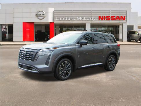 New 2026 Nissan Pathfinder Platinum w/ Cargo Package image 7