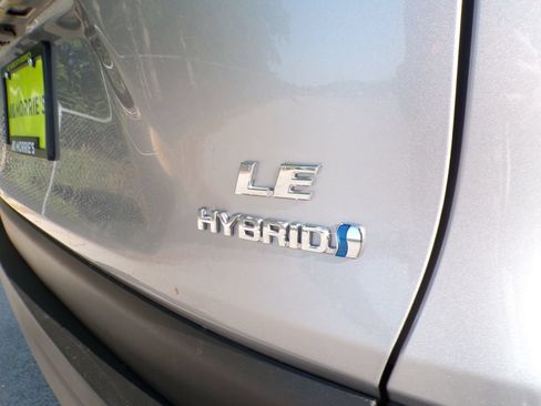 Used 2024 Toyota RAV4 LE AWD/4WD image 14