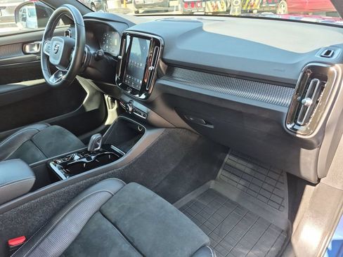 Used 2020 Volvo XC40 T5 R-Design w/ Protection Package Premier AWD/4WD image 37