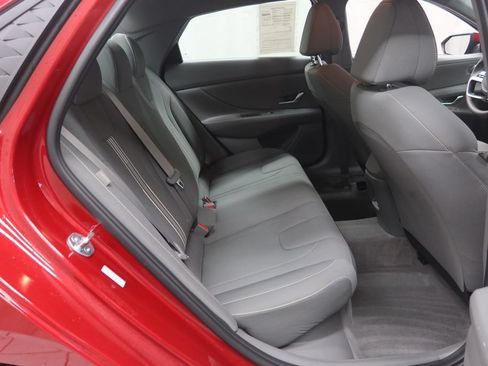 Used 2024 Hyundai Elantra Blue FWD image 11