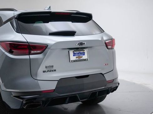 Used 2023 Chevrolet Blazer RS w/ Enhanced Convenience Package FWD image 4