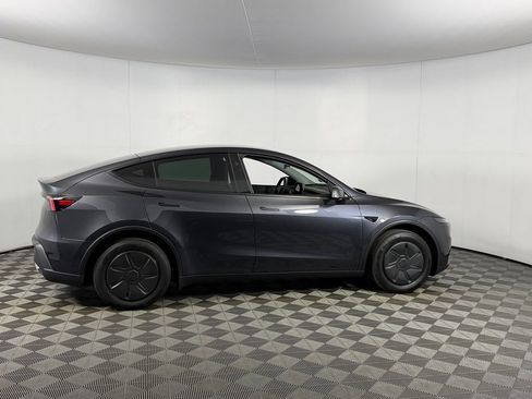 Used 2026 Tesla Model Y 2WD image 5