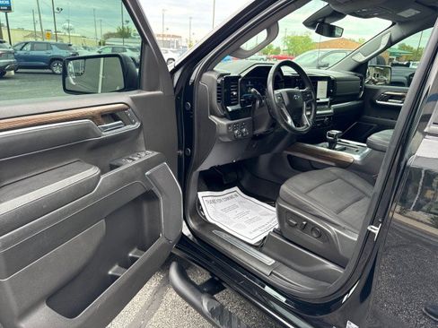 Used 2024 Chevrolet Silverado 1500 RST AWD/4WD image 14