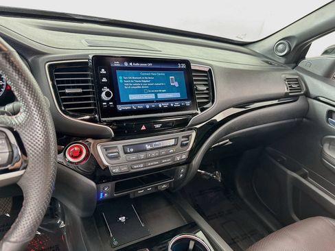 Certified 2024 Honda Ridgeline Black Edition image 16