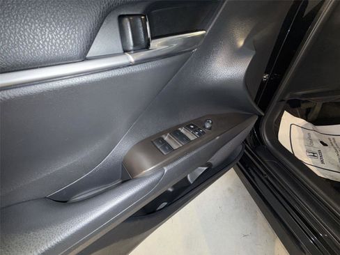 Used 2023 Toyota Camry SE image 15