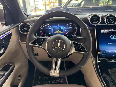 Certified 2025 Mercedes-Benz GLC 300 4MATIC image 22