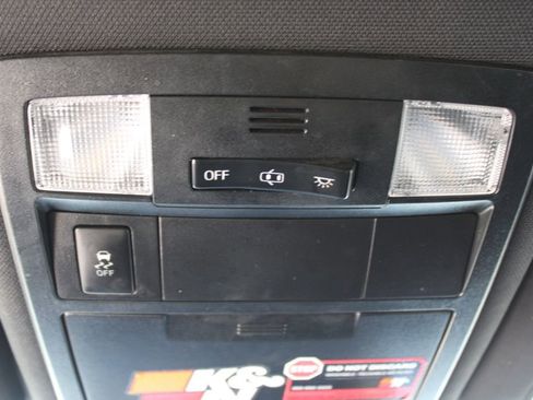 Used 2019 Toyota Tacoma TRD Sport w/ Technology Package AWD/4WD image 17