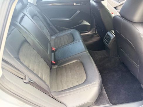 Used 2015 Volkswagen Passat TDI SEL Premium FWD image 11