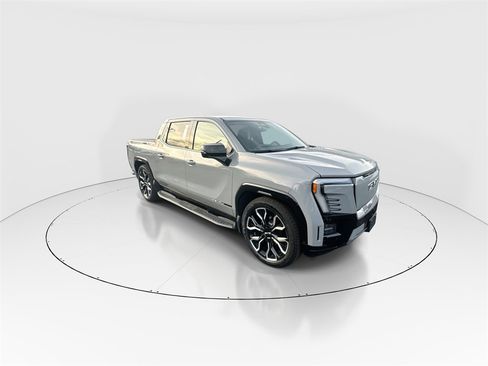 Used 2025 GMC Sierra EV Denali image 2