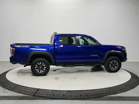 Used 2022 Toyota Tacoma TRD Off-Road w/ TRD Premium Off Road Package AWD/4WD image 8