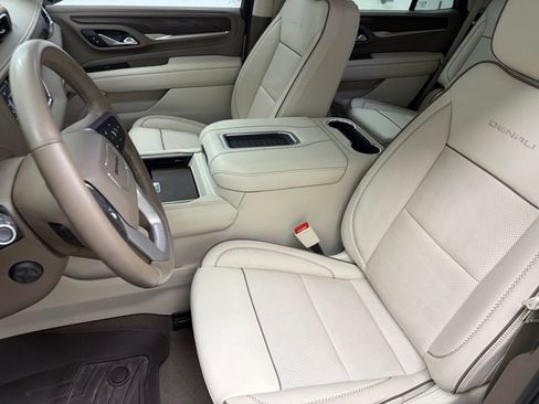 Used 2021 GMC Yukon Denali w/ Advanced Technology Package AWD/4WD image 17