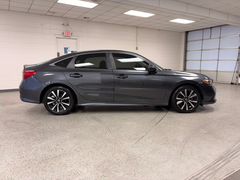 Used 2024 Honda Civic EX image 3