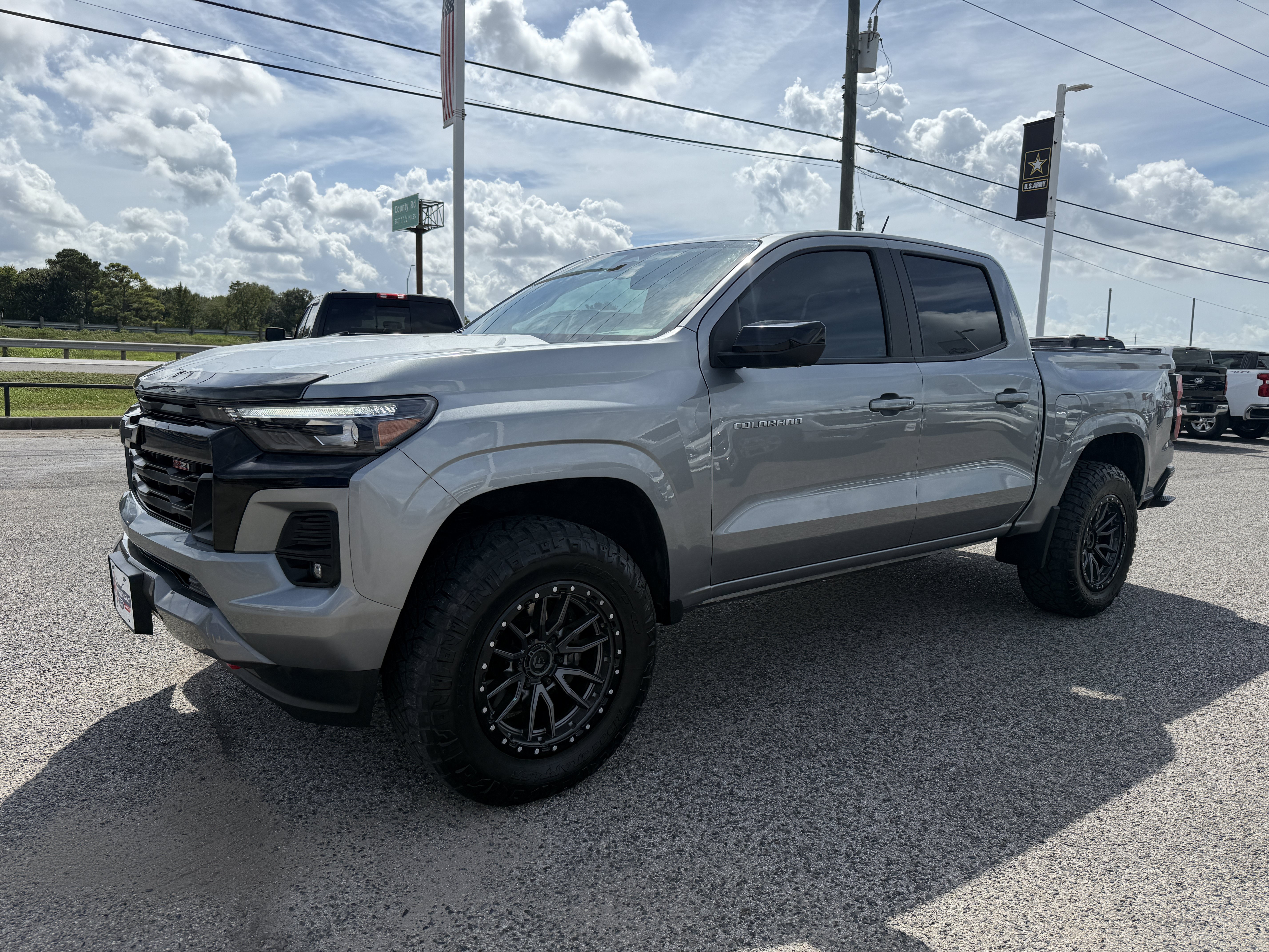 Used 2024 Chevrolet Colorado Z71 w/ Z71 Convenience Package 2 AWD/4WD image 7