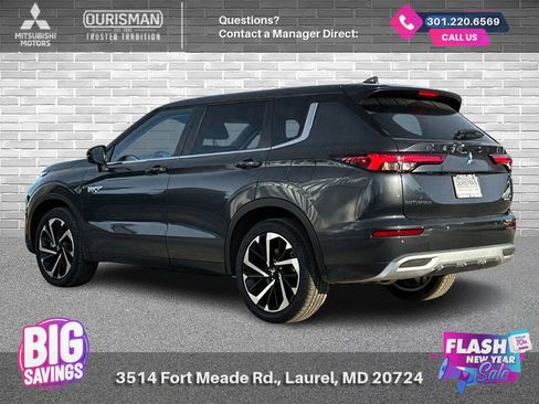 New 2025 Mitsubishi Outlander SE image 3