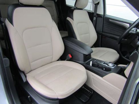 Certified 2021 Ford Escape Titanium image 8