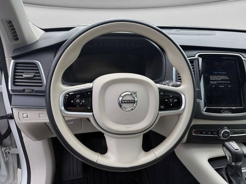 Used 2020 Volvo XC90 T5 Momentum w/ Protection Package Premier AWD/4WD image 12