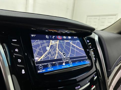 Used 2019 Cadillac Escalade Luxury AWD/4WD image 48