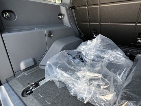 Used 2025 INEOS Grenadier Fieldmaster Edition image 35