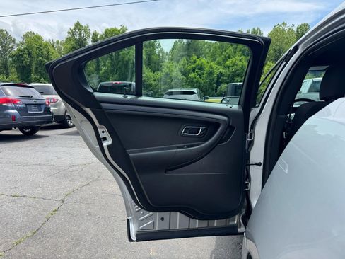 Used 2017 Ford Taurus Police Interceptor AWD image 11