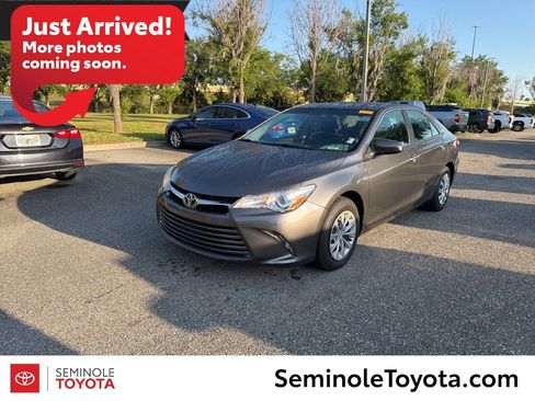Used 2016 Toyota Camry LE FWD image 1