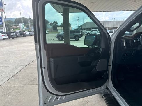 Used 2023 Ford F150 Lariat AWD/4WD image 18