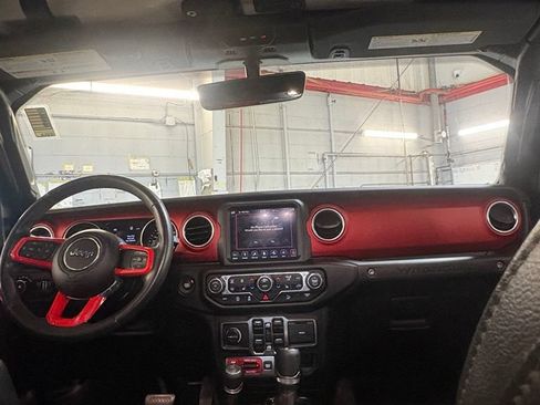 Used 2019 Jeep Wrangler Unlimited Rubicon AWD/4WD image 7
