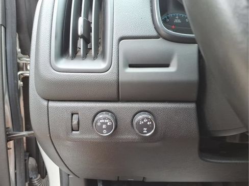 Used 2015 Chevrolet Colorado LT w/ LT Convenience Package AWD/4WD image 12