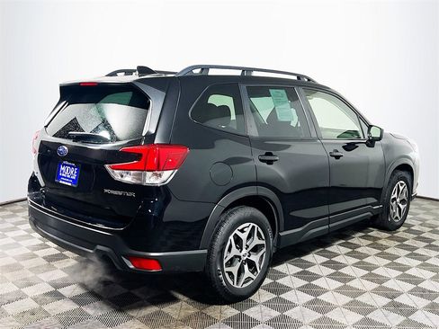 Used 2023 Subaru Forester Premium image 8