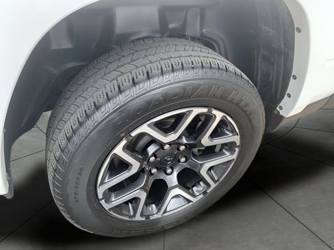 Used 2025 RAM 1500 Laramie w/ Advanced Safety Group II AWD/4WD image 14