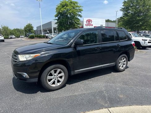 Used 2013 Toyota Highlander Plus AWD/4WD image 1